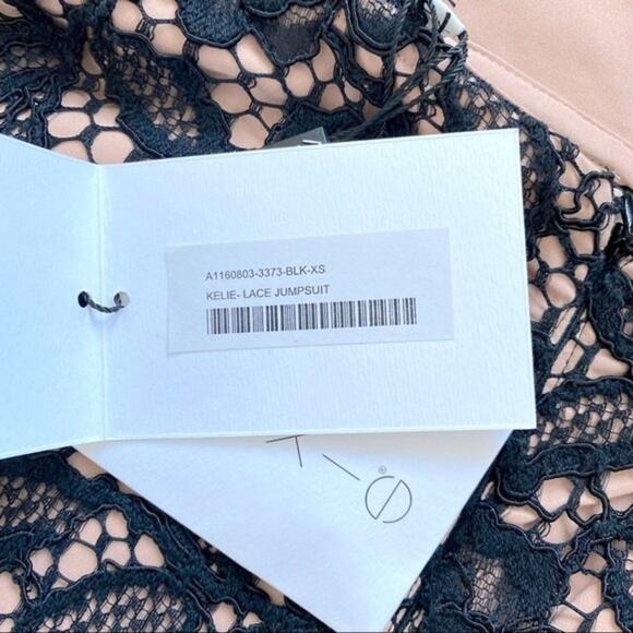 NWT Alexis Kelie Short Sleeve Lace Open Back Jumpsuit Black Size XS - Picture 6 of 15